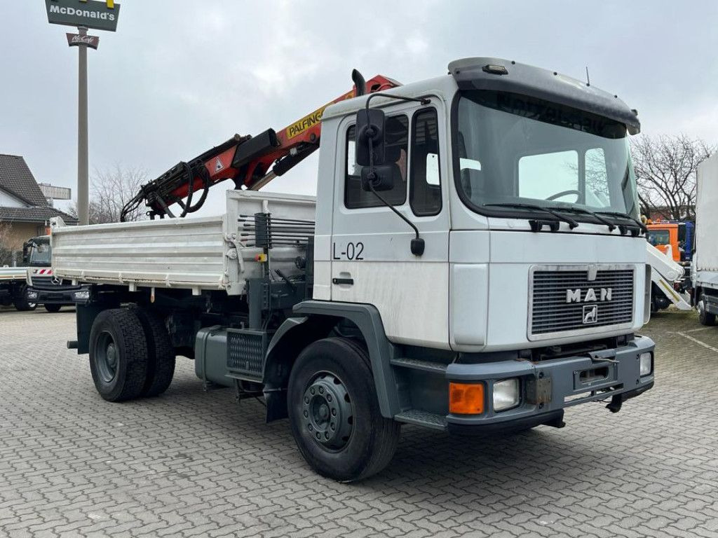 MAN F90 18.232 FK 2-Achs Kipper Kran Palf. PK 8000 - Istovarivač, Kamion sa dizalicom: slika 2 MAN F90 18.232 FK 2-Achs Kipper Kran Palf. PK 8000 - Istovarivač, Kamion sa dizalicom: slika 2