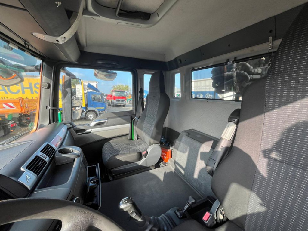 MAN TG-S 26.400 6x4H-2 BL Abrollkipper mit Kran Lift Lenk - Kamion sa hidrauličnom kukom, Kamion sa dizalicom: slika 2 MAN TG-S 26.400 6x4H-2 BL Abrollkipper mit Kran Lift Lenk - Kamion sa hidrauličnom kukom, Kamion sa dizalicom: slika 2