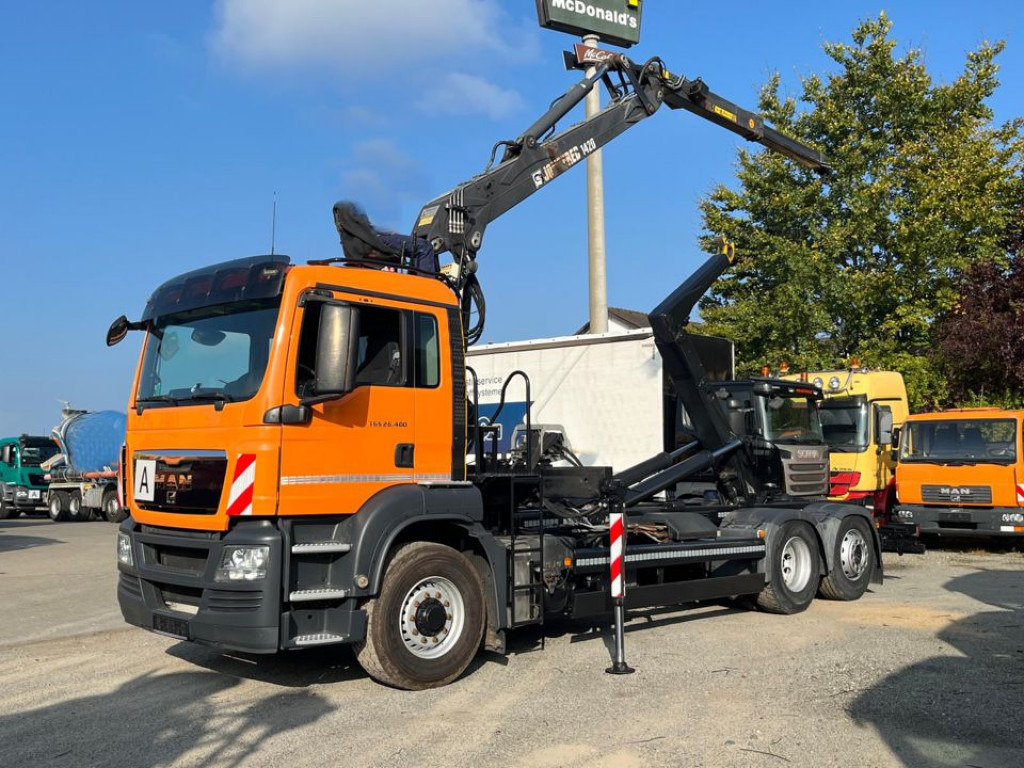 MAN TG-S 26.400 6x4H-2 BL Abrollkipper mit Kran Lift Lenk - Kamion sa hidrauličnom kukom, Kamion sa dizalicom: slika 1 MAN TG-S 26.400 6x4H-2 BL Abrollkipper mit Kran Lift Lenk - Kamion sa hidrauličnom kukom, Kamion sa dizalicom: slika 1