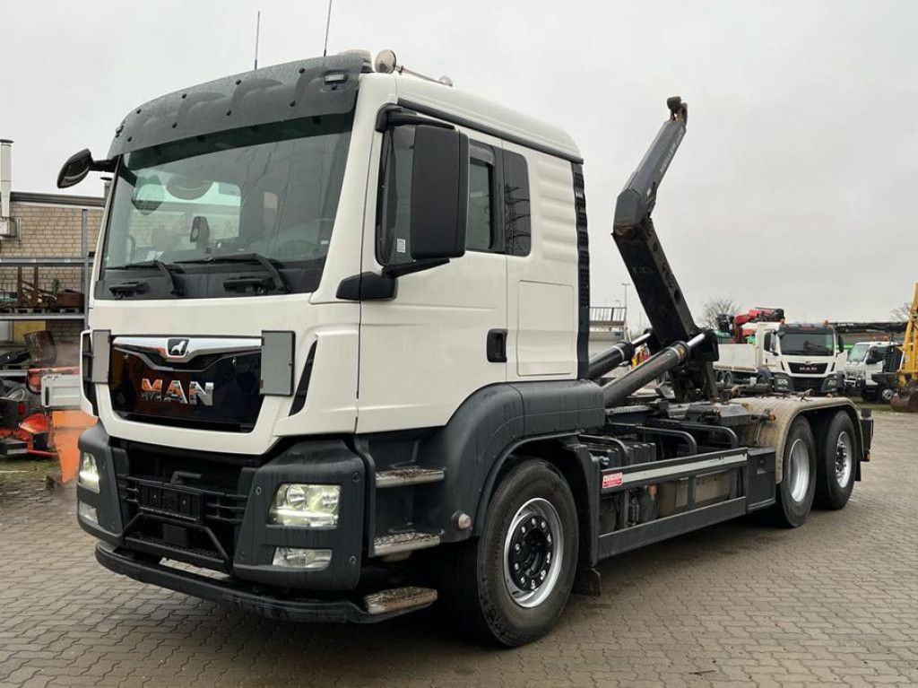 MAN TG-S 26.460 6x2-2 BL Abrollkipper Meiller, Funk - Kamion sa hidrauličnom kukom: slika 1 MAN TG-S 26.460 6x2-2 BL Abrollkipper Meiller, Funk - Kamion sa hidrauličnom kukom: slika 1
