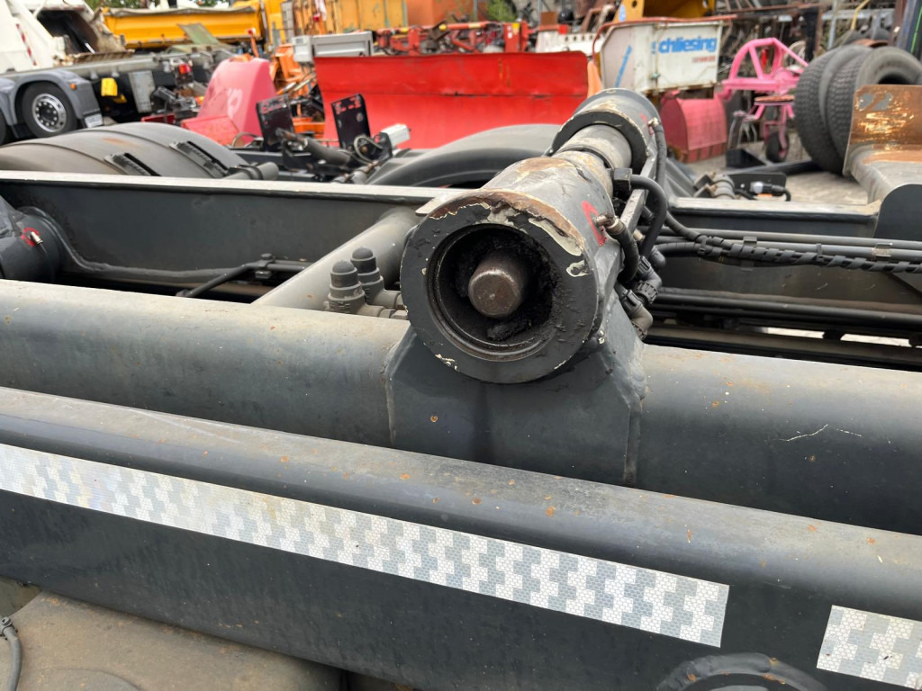 MERCEDES-BENZ Actros 2541 L6x2 Abrollkipper Meiller Schub+Knick - Kamion sa hidrauličnom kukom: slika 3 MERCEDES-BENZ Actros 2541 L6x2 Abrollkipper Meiller Schub+Knick - Kamion sa hidrauličnom kukom: slika 3