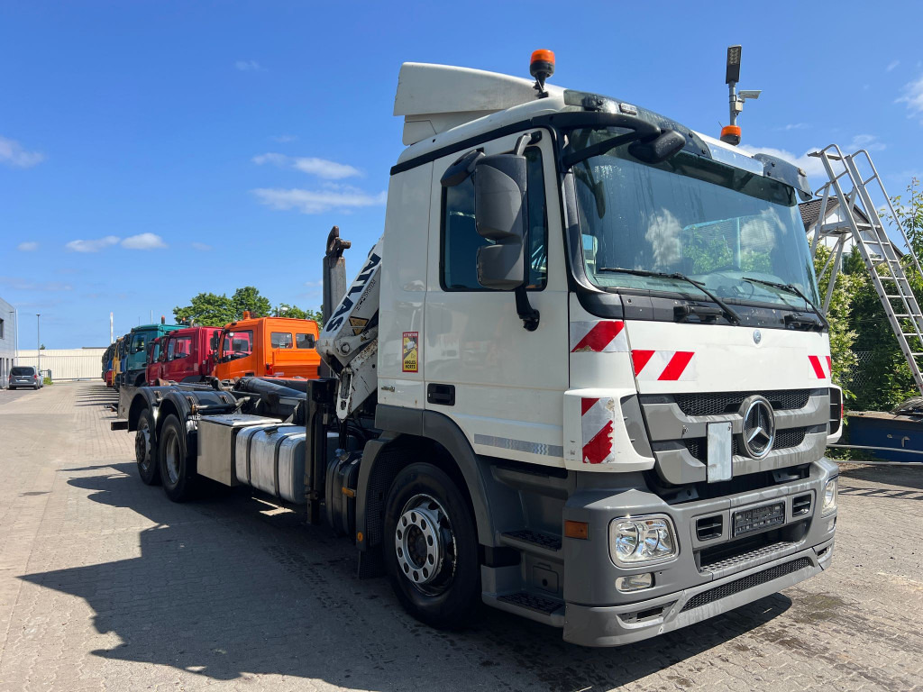 MERCEDES-BENZ Actros 2541 L6x2 Abrollkipper mit Kran Funk+Greiferst - Kamion sa hidrauličnom kukom, Kamion sa dizalicom: slika 3 MERCEDES-BENZ Actros 2541 L6x2 Abrollkipper mit Kran Funk+Greiferst - Kamion sa hidrauličnom kukom, Kamion sa dizalicom: slika 3