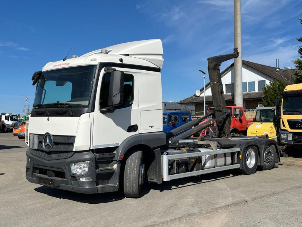 MERCEDES-BENZ Actros 2543 L 6x2 Abrollkipper MeillerLenk Lift - Kamion sa hidrauličnom kukom: slika 1 MERCEDES-BENZ Actros 2543 L 6x2 Abrollkipper MeillerLenk Lift - Kamion sa hidrauličnom kukom: slika 1