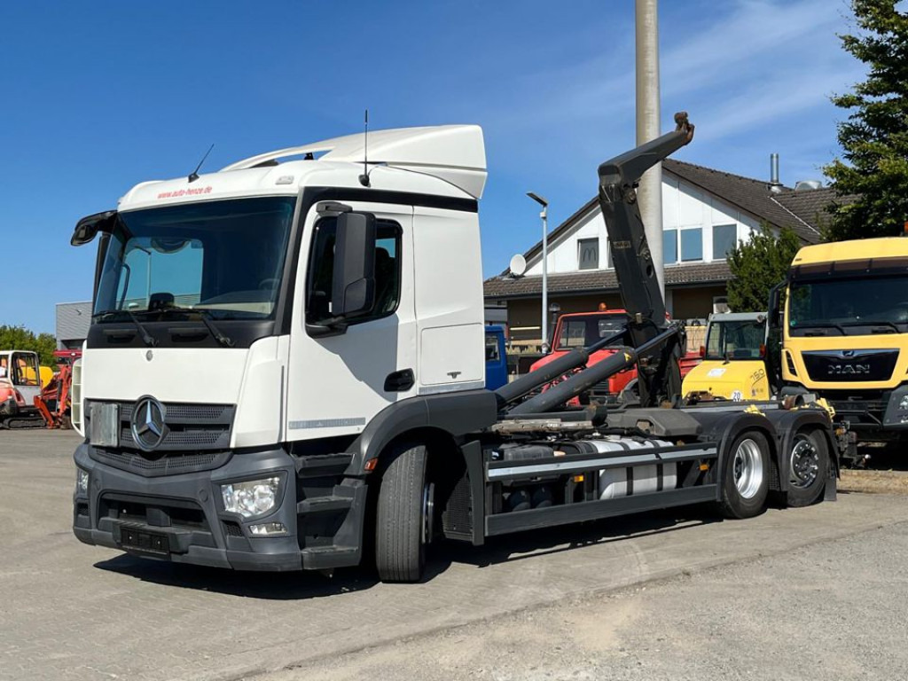 MERCEDES-BENZ Actros 2543 L 6x2 Abrollkipper MeillerLenk Lift - Kamion sa hidrauličnom kukom: slika 1 MERCEDES-BENZ Actros 2543 L 6x2 Abrollkipper MeillerLenk Lift - Kamion sa hidrauličnom kukom: slika 1