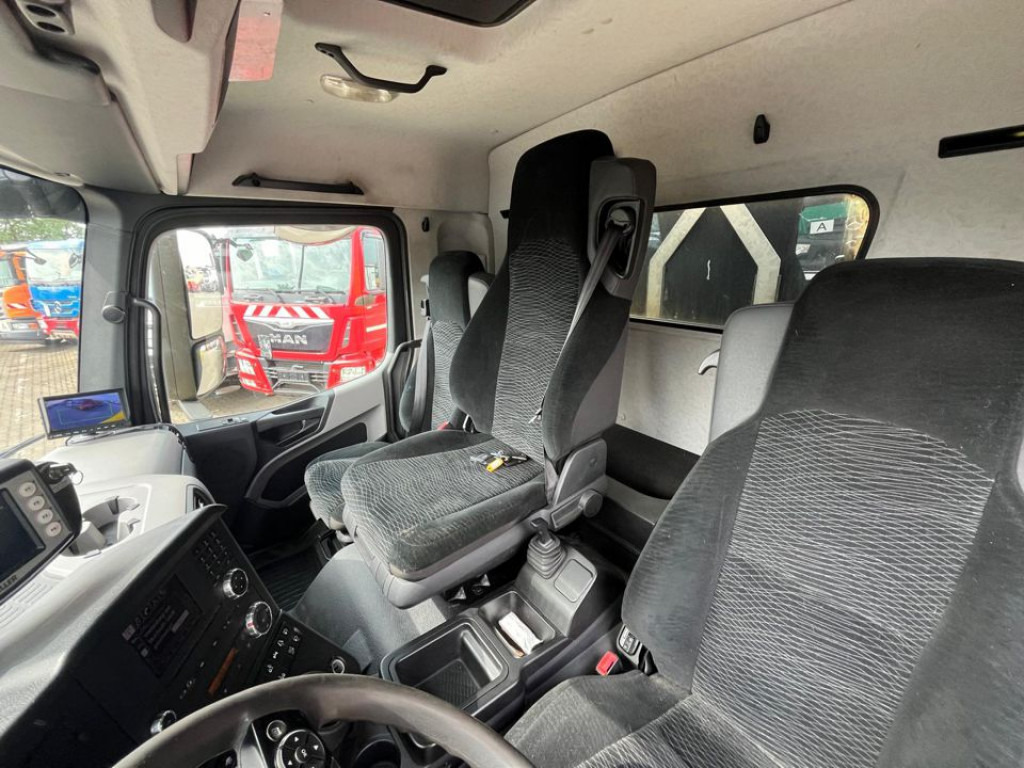 MERCEDES-BENZ Antos 2533 L 6x2 ENA Müllwagen Zoeller + Schüttung - Kamion za smeće: slika 3 MERCEDES-BENZ Antos 2533 L 6x2 ENA Müllwagen Zoeller + Schüttung - Kamion za smeće: slika 3