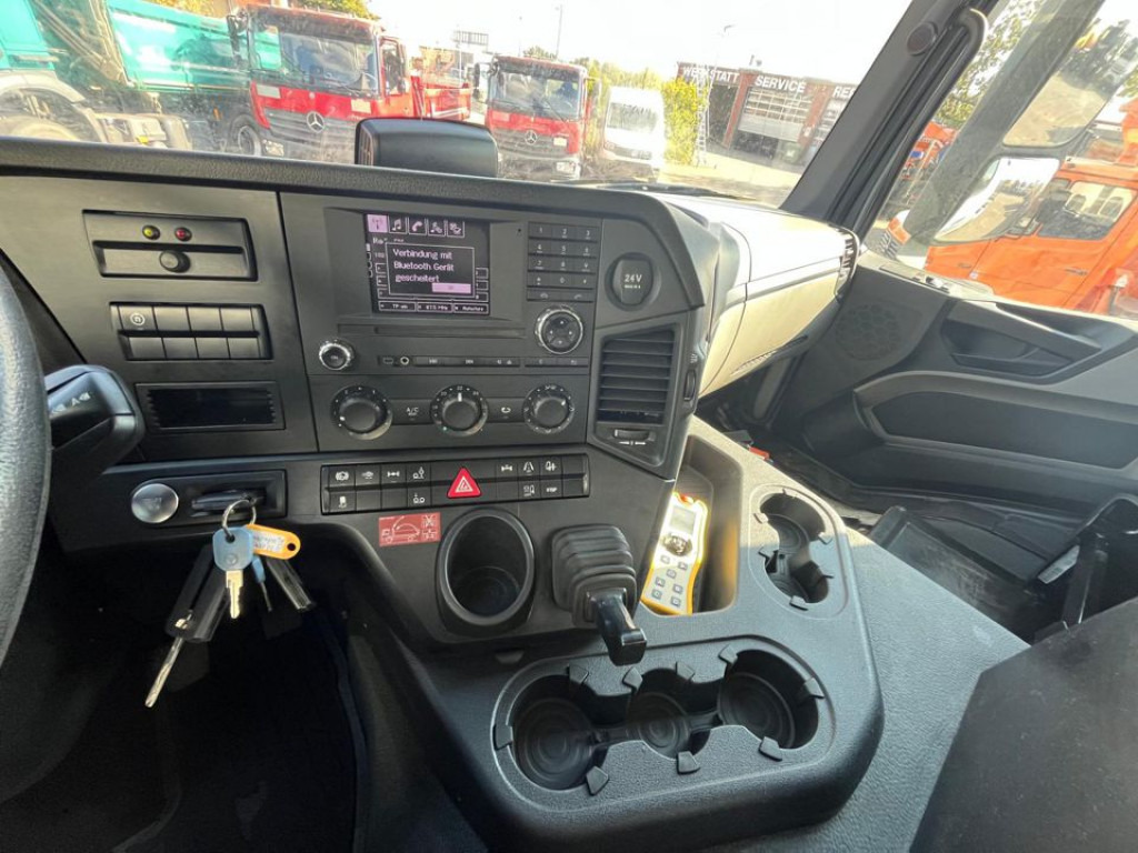 MERCEDES-BENZ Antos 2543 L 6x2 Abrollkipper mit Kran Funk+Greiferst. - Kamion sa hidrauličnom kukom, Kamion sa dizalicom: slika 2 MERCEDES-BENZ Antos 2543 L 6x2 Abrollkipper mit Kran Funk+Greiferst. - Kamion sa hidrauličnom kukom, Kamion sa dizalicom: slika 2