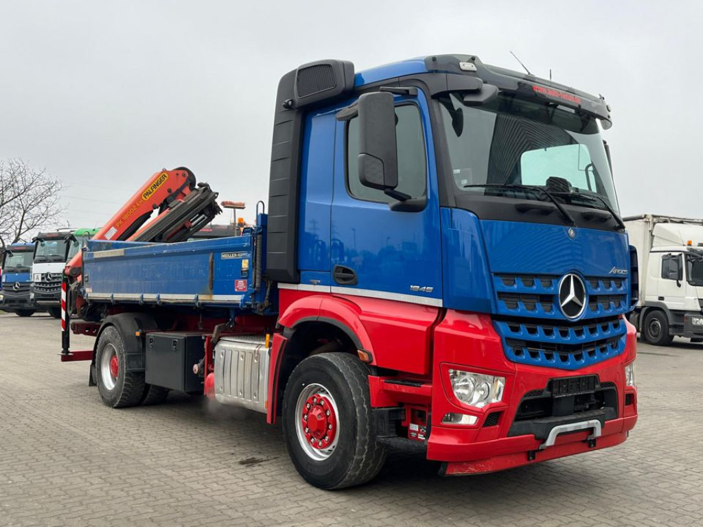 Istovarivač, Kamion sa dizalicom MERCEDES-BENZ Arocs 1845 4x4 HAD 2-Achs Allradkipper Heckkran Funk: slika 8