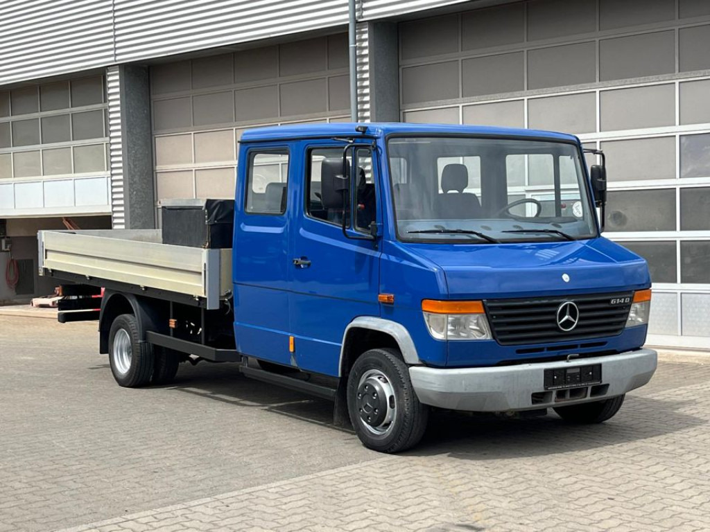 MERCEDES-BENZ Vario 614 D Pritsche Doppelkabine LKW Motor 4.3 Ltr. - Dostavno vozilo sa otvorenom sandukom, Dostavno vozilo sa duplom kabinom: slika 2 MERCEDES-BENZ Vario 614 D Pritsche Doppelkabine LKW Motor 4.3 Ltr. - Dostavno vozilo sa otvorenom sandukom, Dostavno vozilo sa duplom kabinom: slika 2