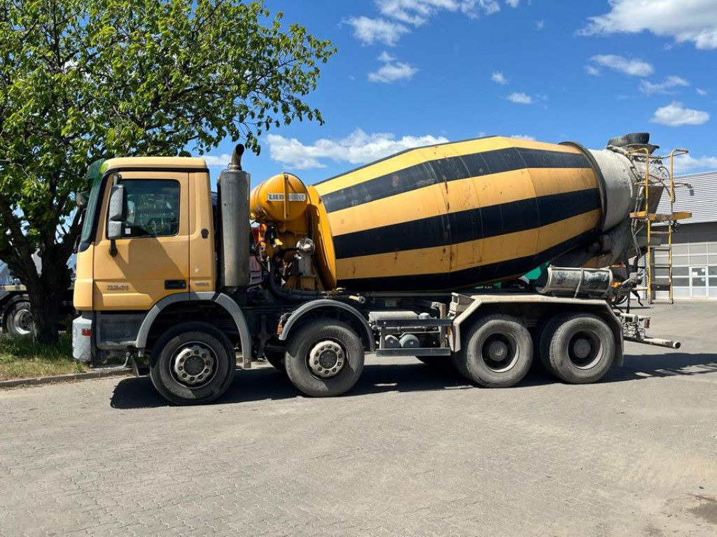 Mercedes-Benz Actros 3241 B 8x4 Betonmischer Liebherr, Deutsc - Kamion sa hidrauličnom kukom: slika 3 Mercedes-Benz Actros 3241 B 8x4 Betonmischer Liebherr, Deutsc - Kamion sa hidrauličnom kukom: slika 3
