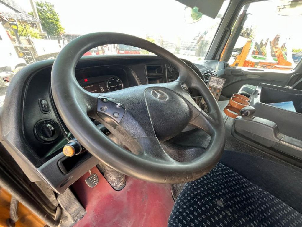 Mercedes-Benz Actros 3241 B 8x4 Betonmischer Liebherr, Deutsc - Kamion sa hidrauličnom kukom: slika 5 Mercedes-Benz Actros 3241 B 8x4 Betonmischer Liebherr, Deutsc - Kamion sa hidrauličnom kukom: slika 5