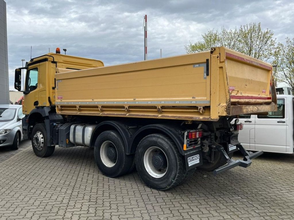 Mercedes-Benz Arocs 2643 K 6x4 3-Achs Kipper Blatt/Blatt, AP A - Istovarivač: slika 4 Mercedes-Benz Arocs 2643 K 6x4 3-Achs Kipper Blatt/Blatt, AP A - Istovarivač: slika 4