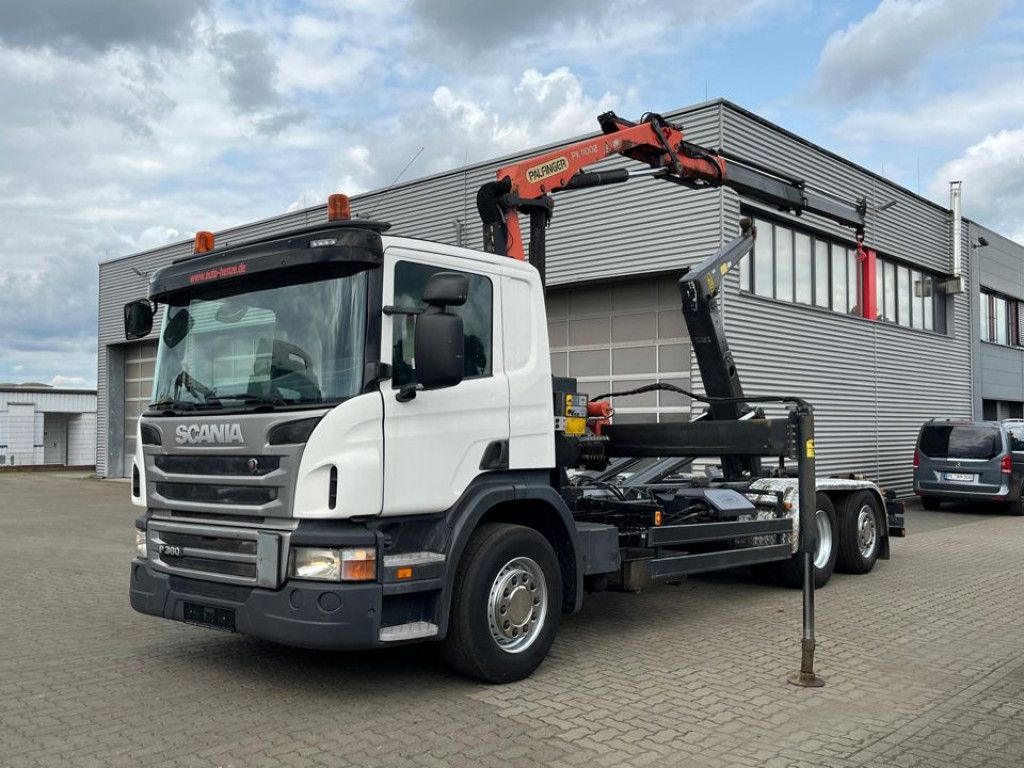 Scania P 360 6x2 Abrollkipper mit Kran Lift/Lenkachse Scania P 360 6x2 Abrollkipper mit Kran Lift/Lenkachse - Kamion sa hidrauličnom kukom, Kamion sa dizalicom: slika 1 Scania P 360 6x2 Abrollkipper mit Kran Lift/Lenkachse Scania P 360 6x2 Abrollkipper mit Kran Lift/Lenkachse - Kamion sa hidrauličnom kukom, Kamion sa dizalicom: slika 1