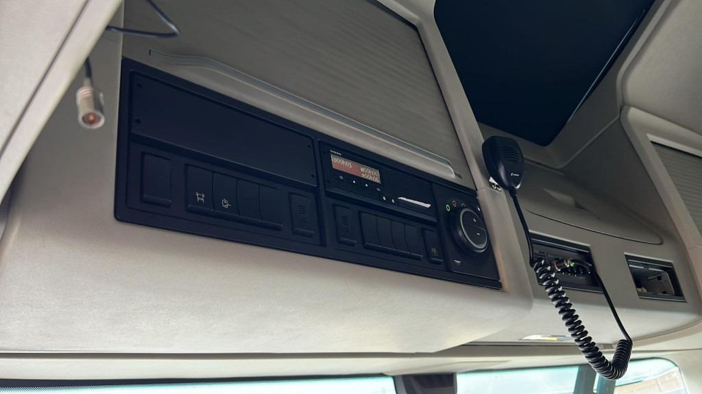 VOLVO (S) Truck FH 500 6x2 Abrollkipper Funkfernbedienung - Kamion sa hidrauličnom kukom: slika 2 VOLVO (S) Truck FH 500 6x2 Abrollkipper Funkfernbedienung - Kamion sa hidrauličnom kukom: slika 2