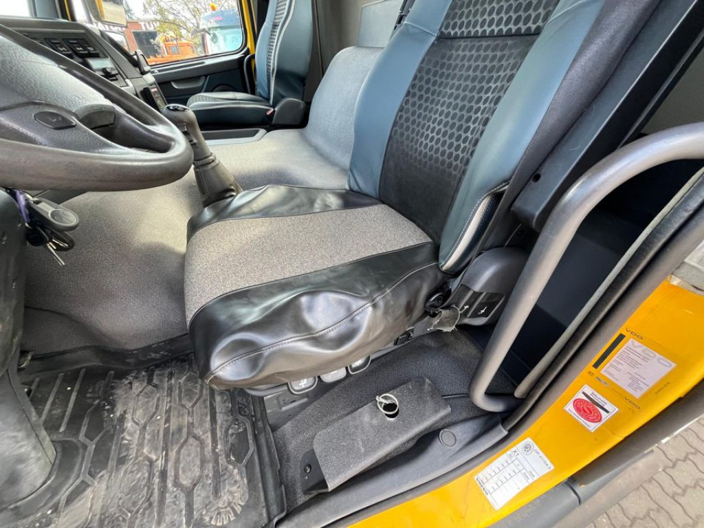 VOLVO (S) Truck FM 330 4x4 Pritsche Kran Singelreifen Funkfernbedienung - Kamion sa tovarnim sandukom, Kamion sa dizalicom: slika 3 VOLVO (S) Truck FM 330 4x4 Pritsche Kran Singelreifen Funkfernbedienung - Kamion sa tovarnim sandukom, Kamion sa dizalicom: slika 3