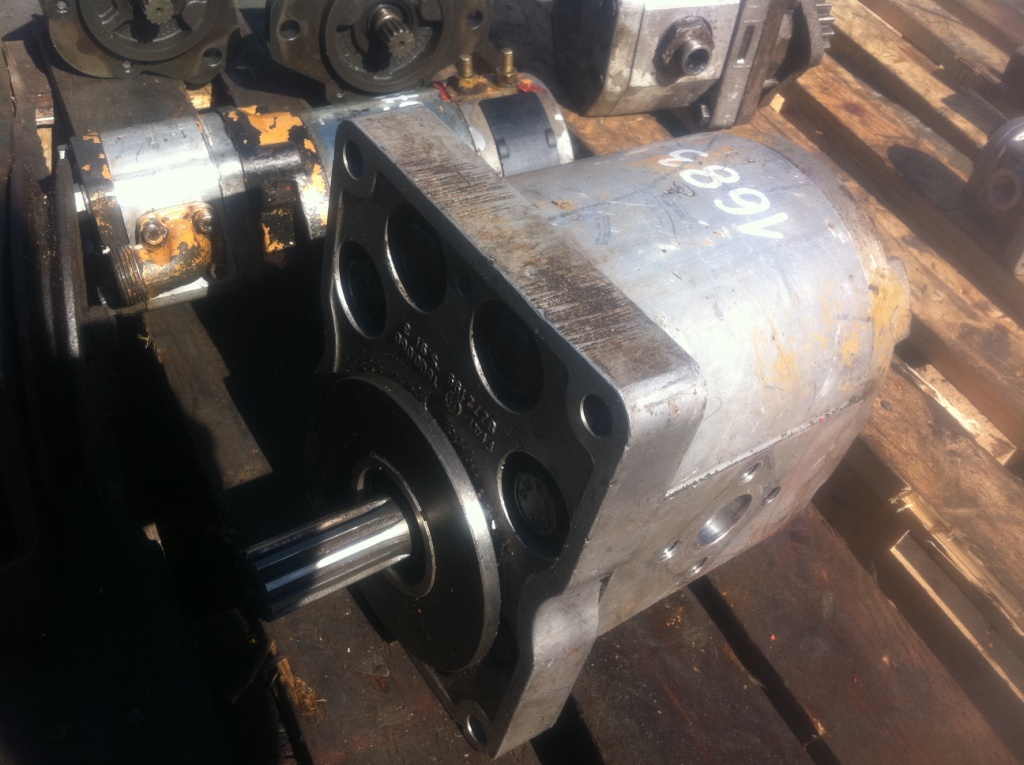 FIAT A250X 6D11 - Hidraulična pumpa za Građevinska mašina: slika 1 FIAT A250X 6D11 - Hidraulična pumpa za Građevinska mašina: slika 1