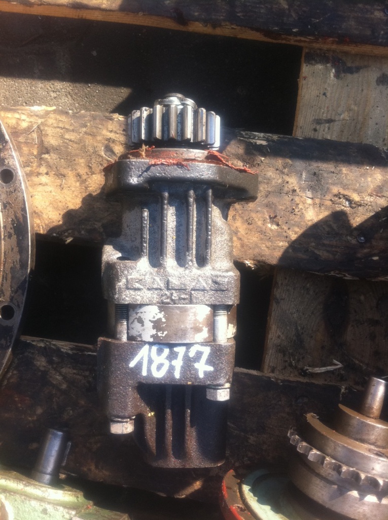 KAMAZ 24-1 5320-3407211 - Hidraulična pumpa za Građevinska mašina: slika 1 KAMAZ 24-1 5320-3407211 - Hidraulična pumpa za Građevinska mašina: slika 1