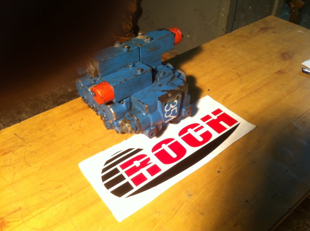 REXROTH SIGMA 480062 00 - 4 SEKCYJNY - Hidraulični ventil za Građevinska mašina: slika 1 REXROTH SIGMA 480062 00 - 4 SEKCYJNY - Hidraulični ventil za Građevinska mašina: slika 1