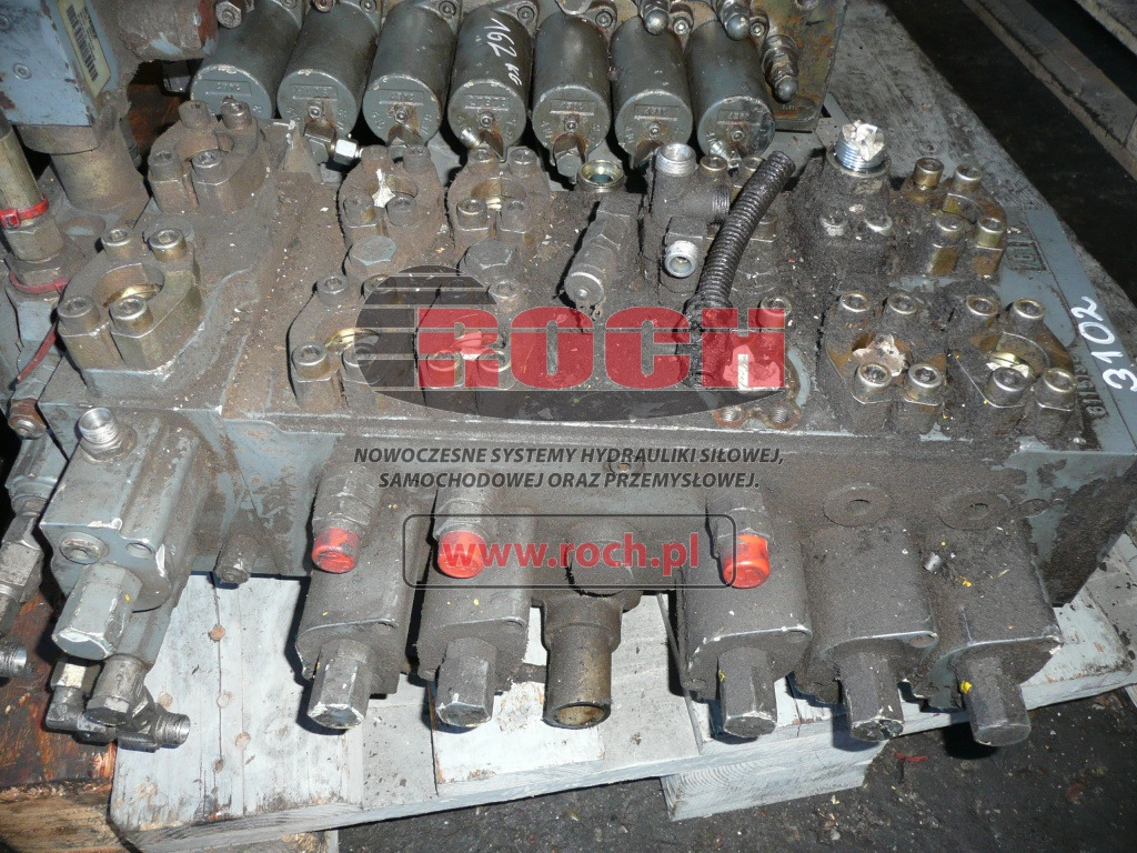 TEREX R901010059 M7-1507-32/7M7-20 6049658 3 611519 - 6 SEKCYJNY + 22437 6064258 - Hidraulični ventil: slika 1 TEREX R901010059 M7-1507-32/7M7-20 6049658 3 611519 - 6 SEKCYJNY + 22437 6064258 - Hidraulični ventil: slika 1