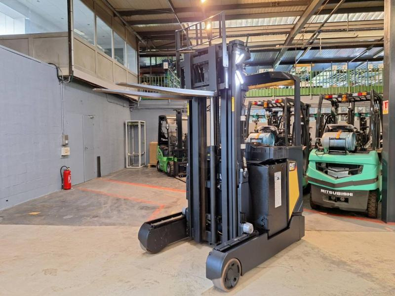 Regalni viljuškar Caterpillar NR20N2H: slika 7