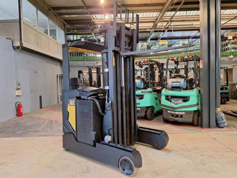 Regalni viljuškar Caterpillar NR20N2H: slika 12