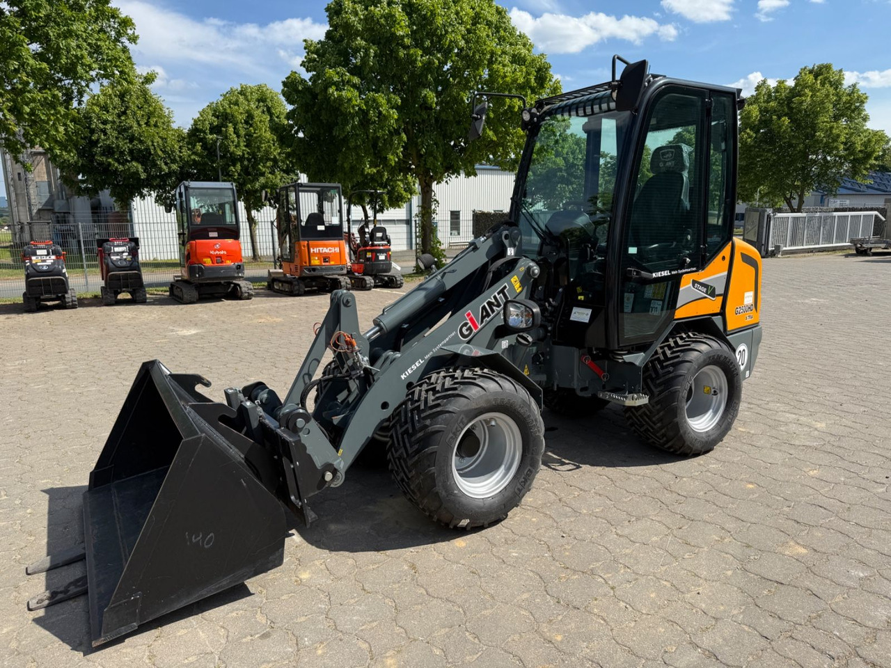 Giant G2500 HD X-TRA, Bj 20, SW, Schaufel, Gabel - Utovarivač točkaš: slika 1 Giant G2500 HD X-TRA, Bj 20, SW, Schaufel, Gabel - Utovarivač točkaš: slika 1
