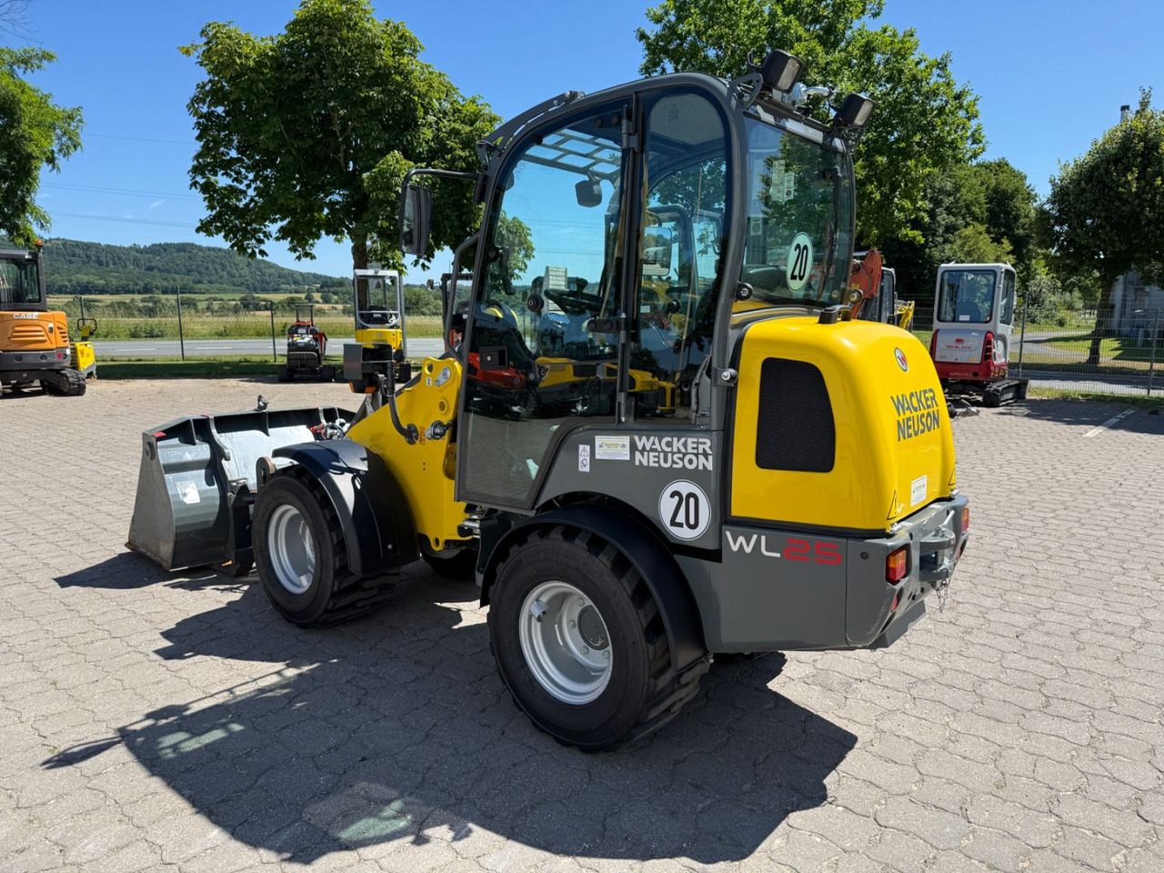 Wacker WL 25, Bj 23, 210 BH, Breitreifen Schaufel Gabel - Utovarivač točkaš: slika 2 Wacker WL 25, Bj 23, 210 BH, Breitreifen Schaufel Gabel - Utovarivač točkaš: slika 2