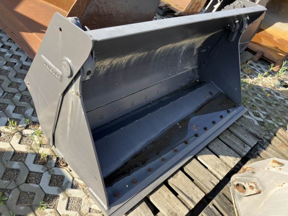 Volvo Klappschaufel mit Messer -P Aufnahme - Kašika: slika 1 Volvo Klappschaufel mit Messer -P Aufnahme - Kašika: slika 1