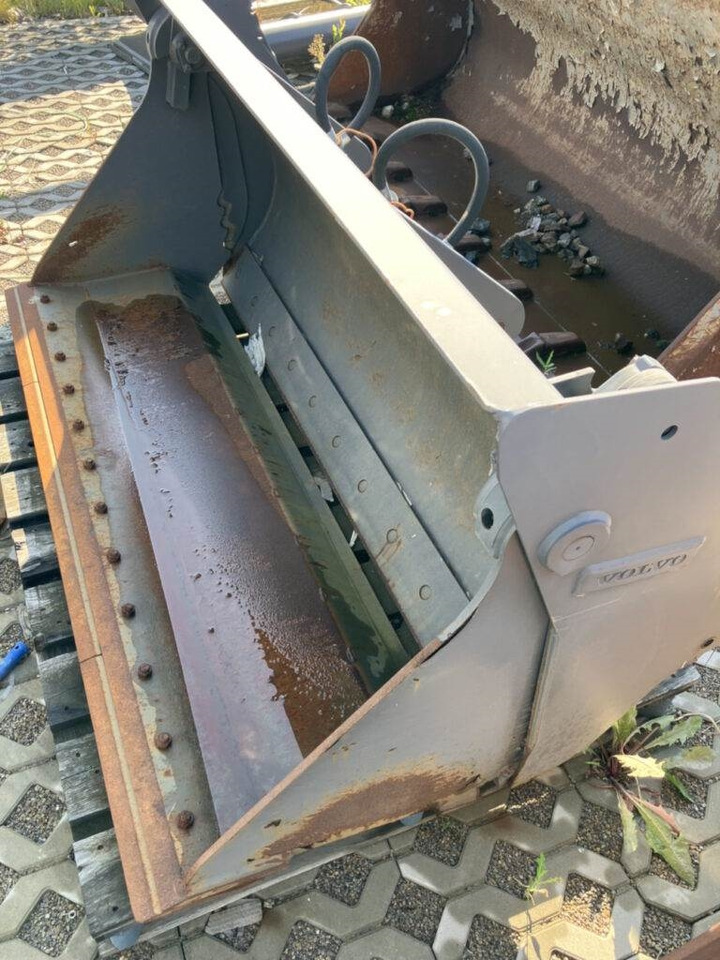 Volvo Klappschaufel mit Messer TPZ - Kašika: slika 4 Volvo Klappschaufel mit Messer TPZ - Kašika: slika 4