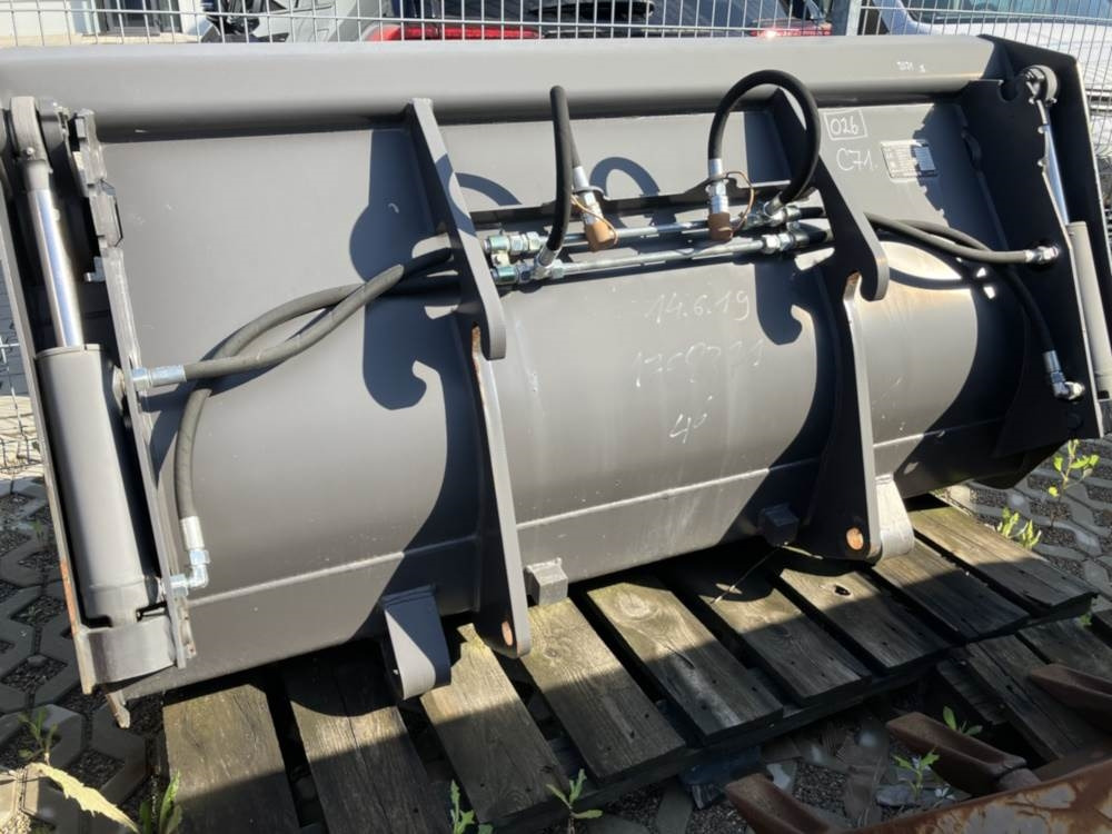 Volvo Klappschaufel mit Messer TPZ - Kašika: slika 3 Volvo Klappschaufel mit Messer TPZ - Kašika: slika 3