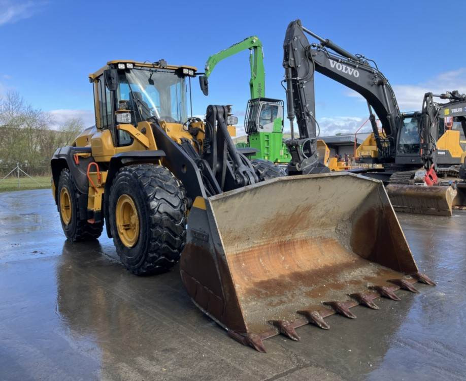 Volvo L120H - Utovarivač točkaš: slika 1 Volvo L120H - Utovarivač točkaš: slika 1
