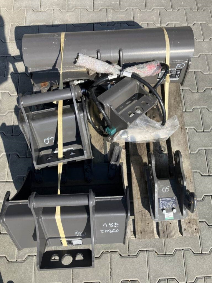 Volvo Löffelset inkl. Schnellwechsler für EC18 - Bager utovarivač: slika 2 Volvo Löffelset inkl. Schnellwechsler für EC18 - Bager utovarivač: slika 2