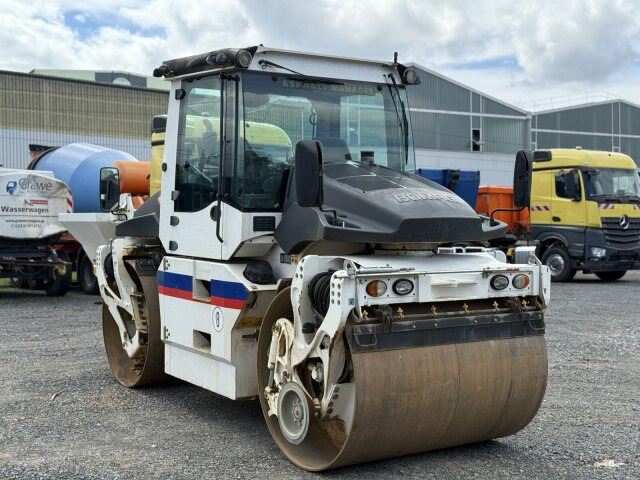 BOMAG BW 174 AP-4 AM Walze 12 Ton *Vibrator *Streuer - Valjak: slika 1 BOMAG BW 174 AP-4 AM Walze 12 Ton *Vibrator *Streuer - Valjak: slika 1