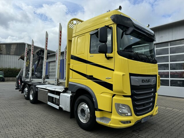 DAF XF 530 6x2 Holztransport Kran PENZ 15Z9.50 - Šticar, Kamion sa dizalicom: slika 1 DAF XF 530 6x2 Holztransport Kran PENZ 15Z9.50 - Šticar, Kamion sa dizalicom: slika 1