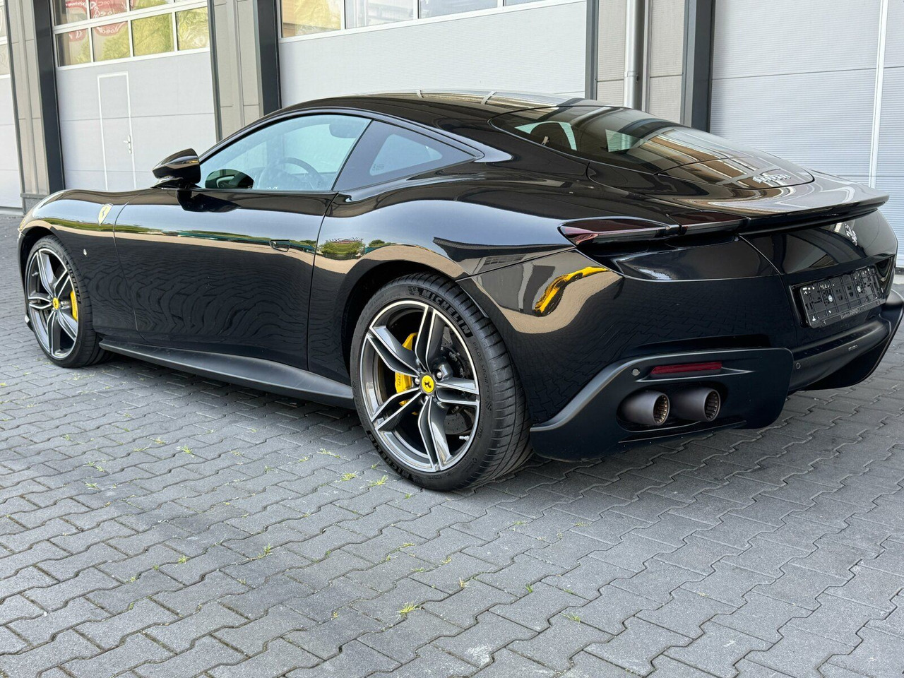Ferrari Roma Coupe Schwarz - Automobil: slika 4 Ferrari Roma Coupe Schwarz - Automobil: slika 4