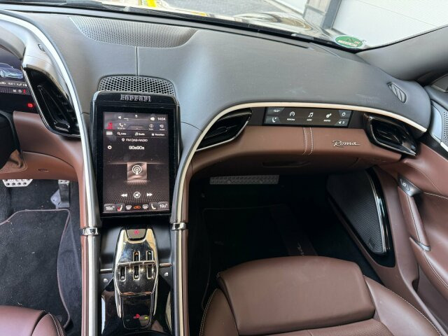 Ferrari Roma Coupe Schwarz - Automobil: slika 4 Ferrari Roma Coupe Schwarz - Automobil: slika 4