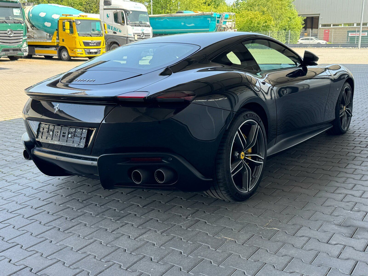 Ferrari Roma Coupe Schwarz - Automobil: slika 2 Ferrari Roma Coupe Schwarz - Automobil: slika 2