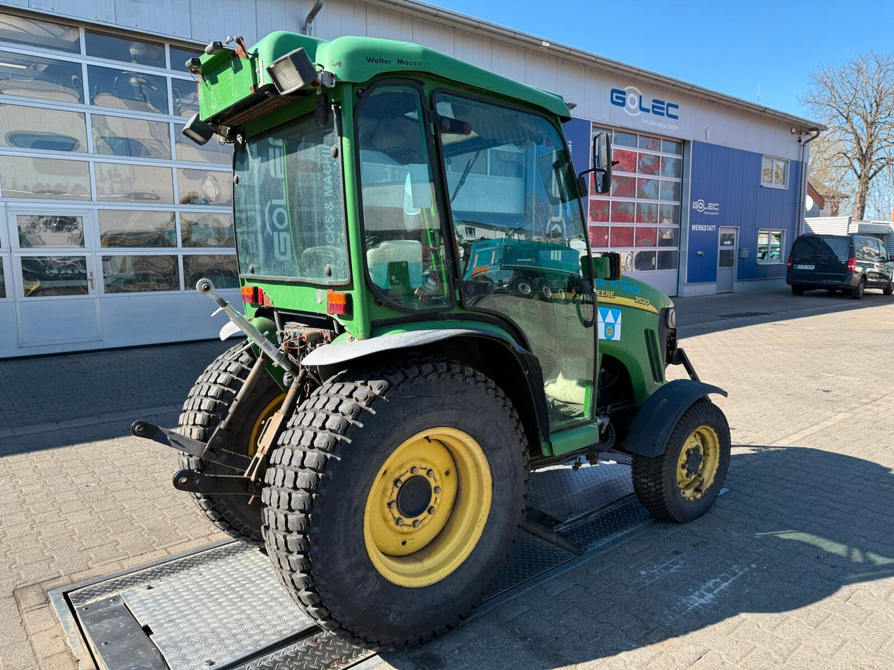 John Deere 3520 Kommunaltrak. Frontkraftheber Kuppeldreieck - Traktor: slika 3 John Deere 3520 Kommunaltrak. Frontkraftheber Kuppeldreieck - Traktor: slika 3