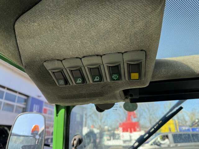 John Deere 3520 Kommunaltrak. Frontkraftheber Kuppeldreieck - Komunalni traktor: slika 4 John Deere 3520 Kommunaltrak. Frontkraftheber Kuppeldreieck - Komunalni traktor: slika 4