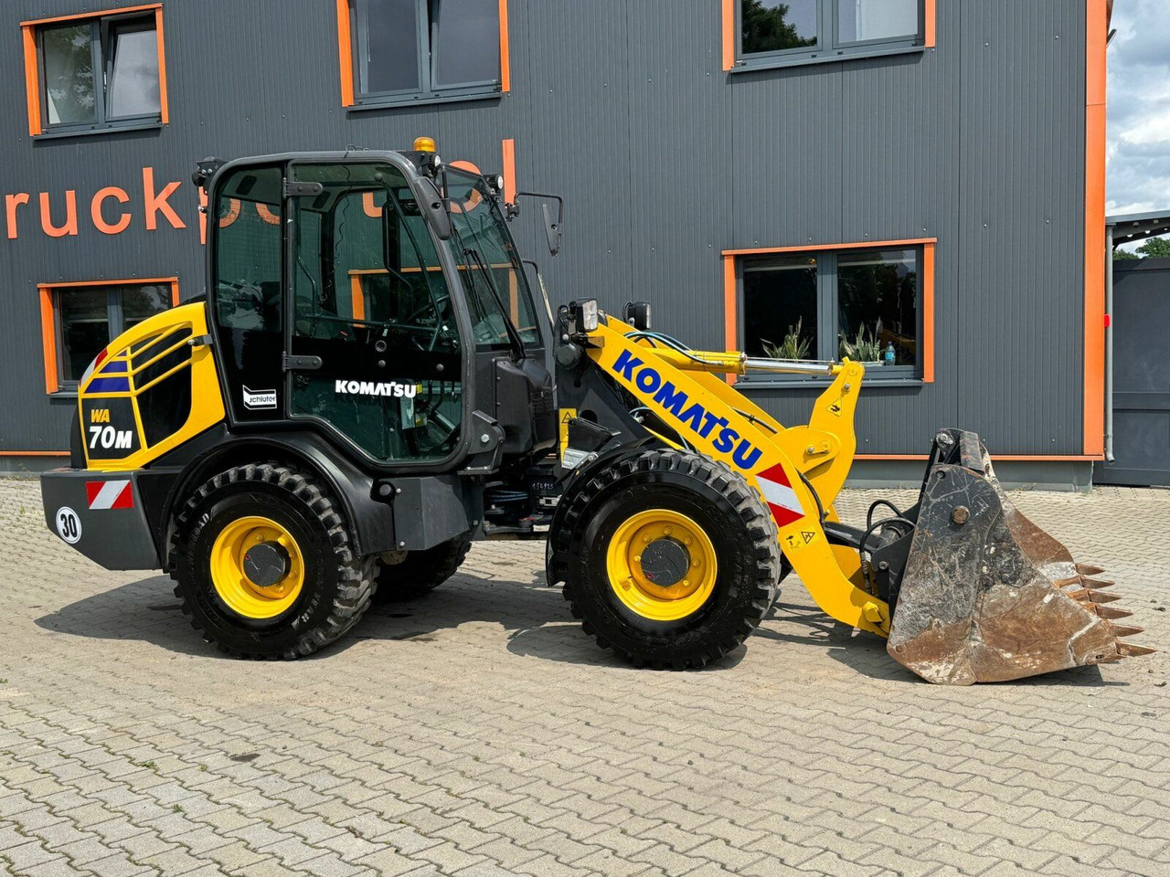 Komatsu WA 70M-8E0 Radlader 6 Ton - 731 H - 0,75m³ - Utovarivač točkaš: slika 4 Komatsu WA 70M-8E0 Radlader 6 Ton - 731 H - 0,75m³ - Utovarivač točkaš: slika 4