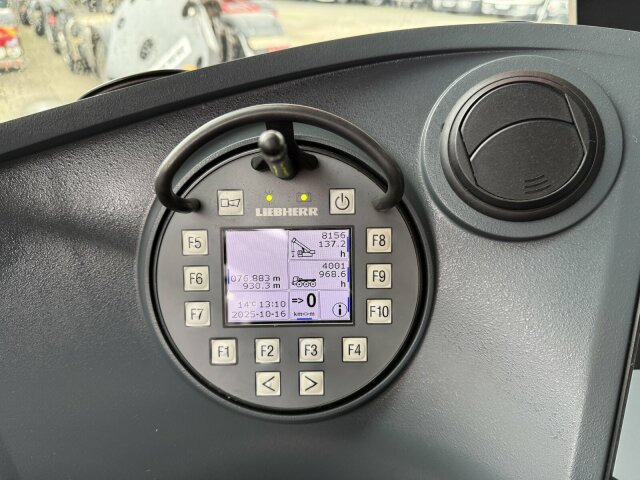 Liebherr LTM 1070-4.2 Autokran mit Spitze *TOP Zustand - Autokran za sve terene: slika 5 Liebherr LTM 1070-4.2 Autokran mit Spitze *TOP Zustand - Autokran za sve terene: slika 5