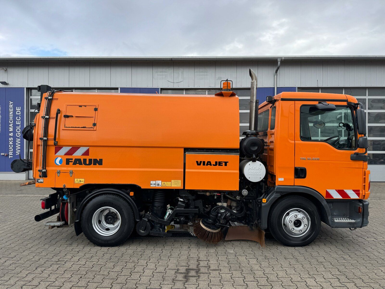 MAN 12.220 4x2 BL Kehrmaschine Viajet 5RHS - Autočistilica: slika 4 MAN 12.220 4x2 BL Kehrmaschine Viajet 5RHS - Autočistilica: slika 4