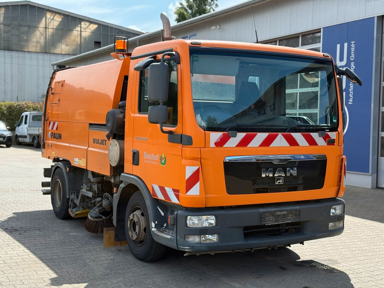 MAN 12.220 4x2 BL Kehrmaschine Viajet 5RHS - Autočistilica: slika 1 MAN 12.220 4x2 BL Kehrmaschine Viajet 5RHS - Autočistilica: slika 1