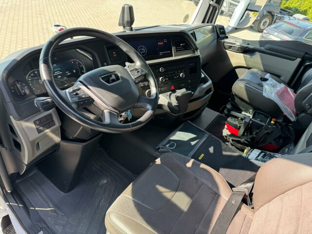 MAN 35.510 8x4H-6 BL Pritsche mit Kran Palfinger - Kamion sa tovarnim sandukom, Kamion sa dizalicom: slika 3 MAN 35.510 8x4H-6 BL Pritsche mit Kran Palfinger - Kamion sa tovarnim sandukom, Kamion sa dizalicom: slika 3