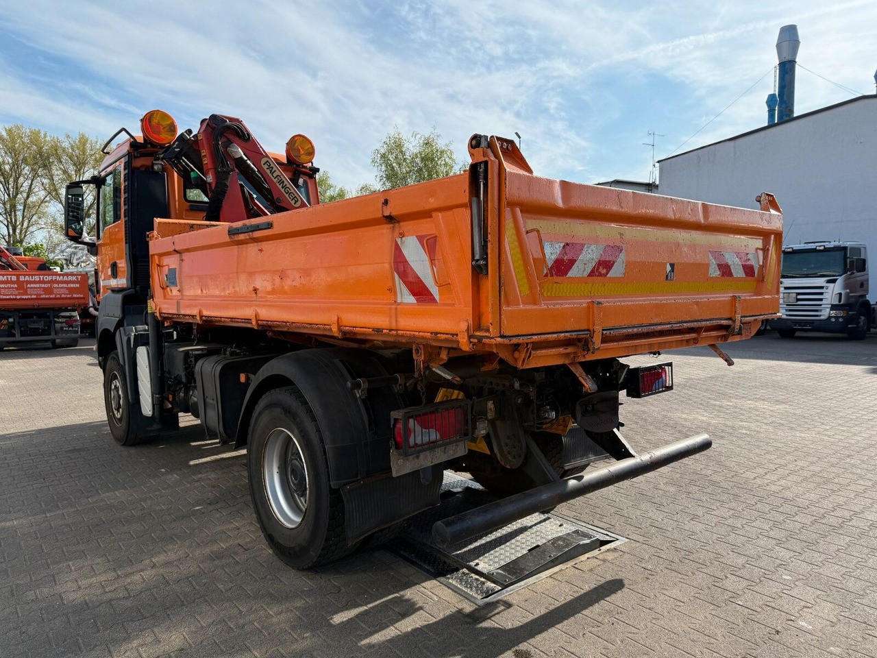 MAN TGA 18.360 4x4 Dreiseiten-Kipper Kran PALFINGER - Istovarivač, Kamion sa dizalicom: slika 5 MAN TGA 18.360 4x4 Dreiseiten-Kipper Kran PALFINGER - Istovarivač, Kamion sa dizalicom: slika 5