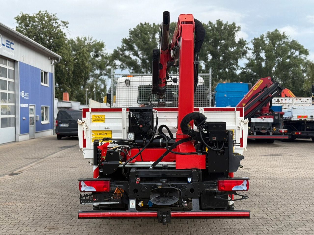 MAN TGL 8.220 4x2 Kipper Kran Palfinger 7.001-K A - Kamion sa dizalicom, Istovarivač: slika 4 MAN TGL 8.220 4x2 Kipper Kran Palfinger 7.001-K A - Kamion sa dizalicom, Istovarivač: slika 4