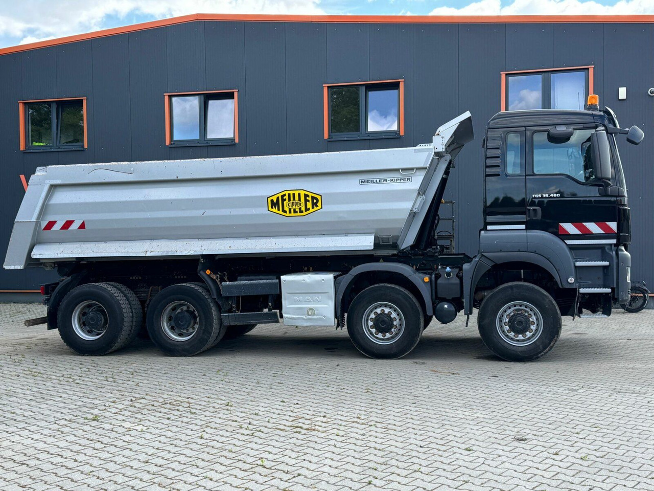 MAN TGS 35.460 8x6 BB Muldenkipper Meiller - Kamion za utovaranje kontejnera: slika 4 MAN TGS 35.460 8x6 BB Muldenkipper Meiller - Kamion za utovaranje kontejnera: slika 4