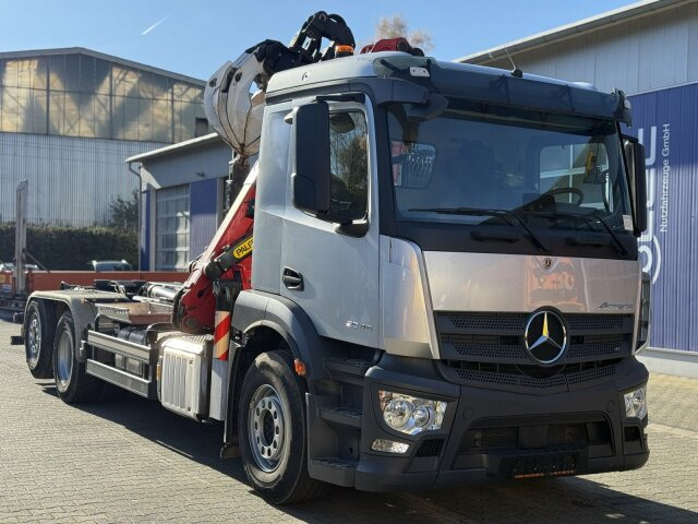 Mercedes-Benz ACTROS 2546 6x2 Abrollkip Kran Palfinger Q150Z95 - Kamion sa hidrauličnom kukom, Kamion sa dizalicom: slika 1 Mercedes-Benz ACTROS 2546 6x2 Abrollkip Kran Palfinger Q150Z95 - Kamion sa hidrauličnom kukom, Kamion sa dizalicom: slika 1