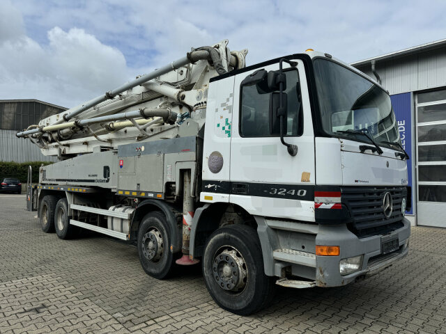 Mercedes-Benz ACTROS 3240 8x4 Betonpumpe PUTZMEISTER BSF 42 M - Auto pumpa za beton: slika 1 Mercedes-Benz ACTROS 3240 8x4 Betonpumpe PUTZMEISTER BSF 42 M - Auto pumpa za beton: slika 1