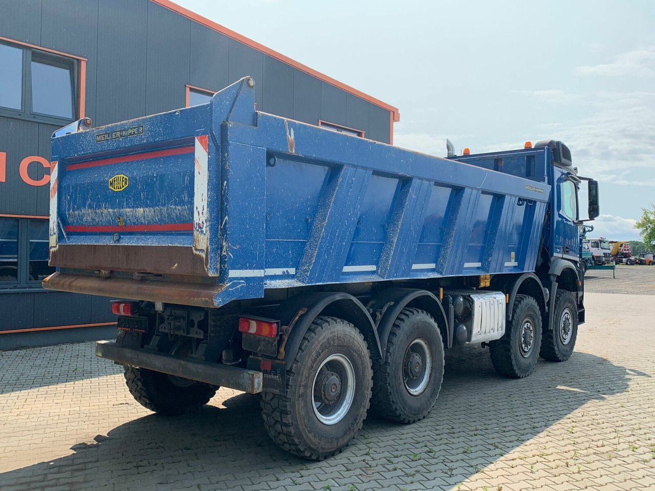 Mercedes-Benz AROCS 4145 8x8 EURO6 Muldenkipper TOP! - Istovarivač: slika 5 Mercedes-Benz AROCS 4145 8x8 EURO6 Muldenkipper TOP! - Istovarivač: slika 5