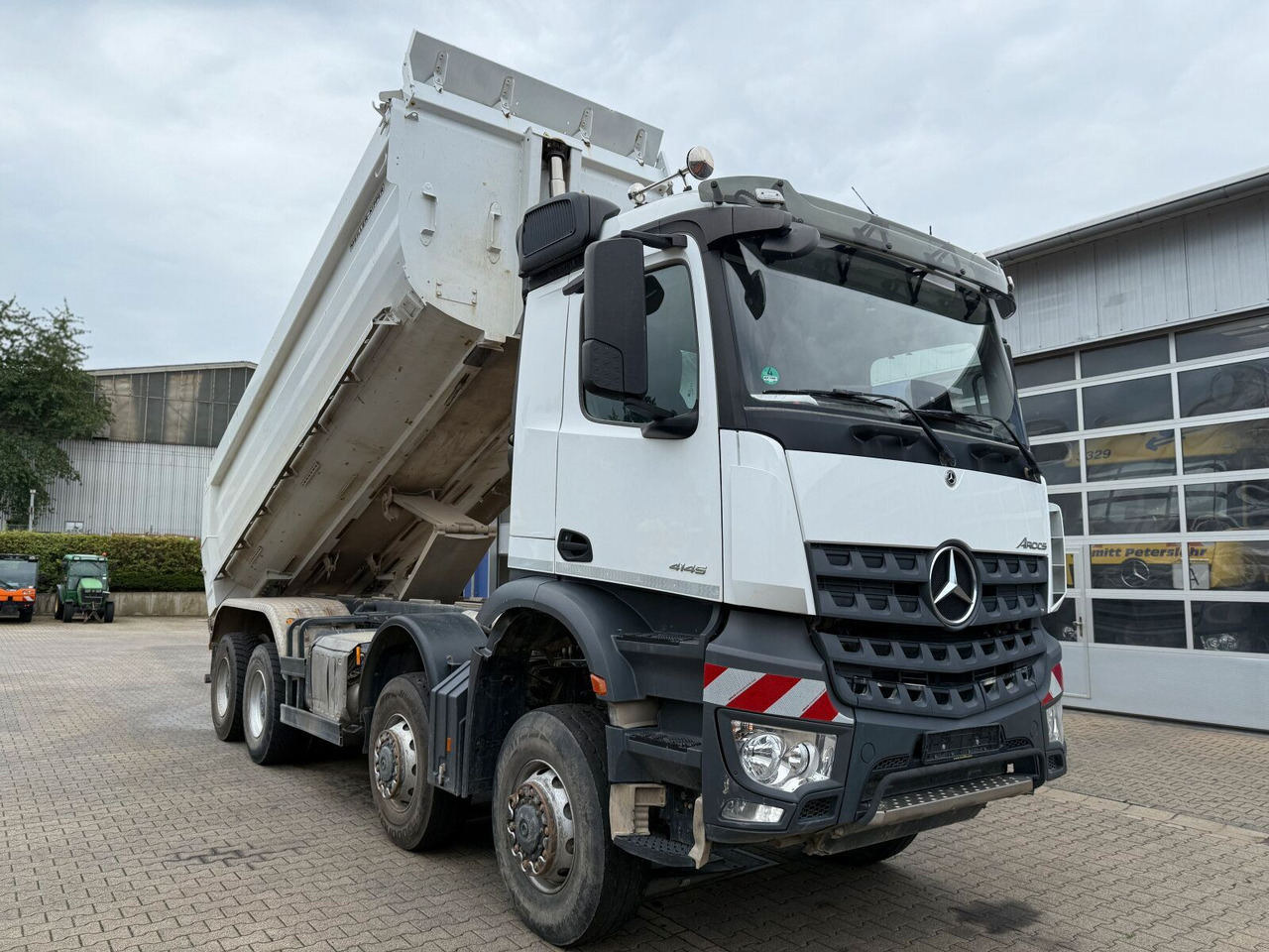 Mercedes-Benz AROCS 4145 8x8 Meiller Muldenkipper - Istovarivač: slika 2 Mercedes-Benz AROCS 4145 8x8 Meiller Muldenkipper - Istovarivač: slika 2